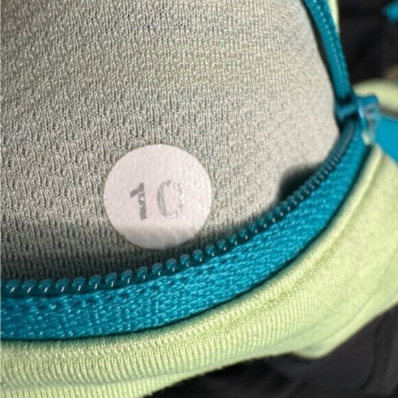 Lululemon Run Inspire Crops Size 10 Activewear Workout Yoga Running - Picture 8 of 9